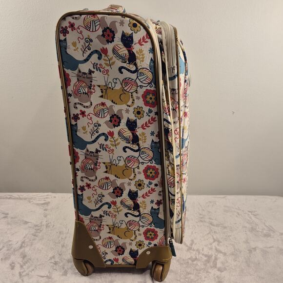 Green Living Lily Bloom Eco Friendly Cat Furry Friends Luggage 25" Suitcase - Picture 3 of 16